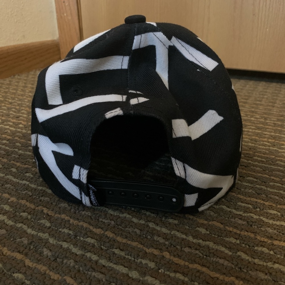 SnapBack - Picture 3 of 4